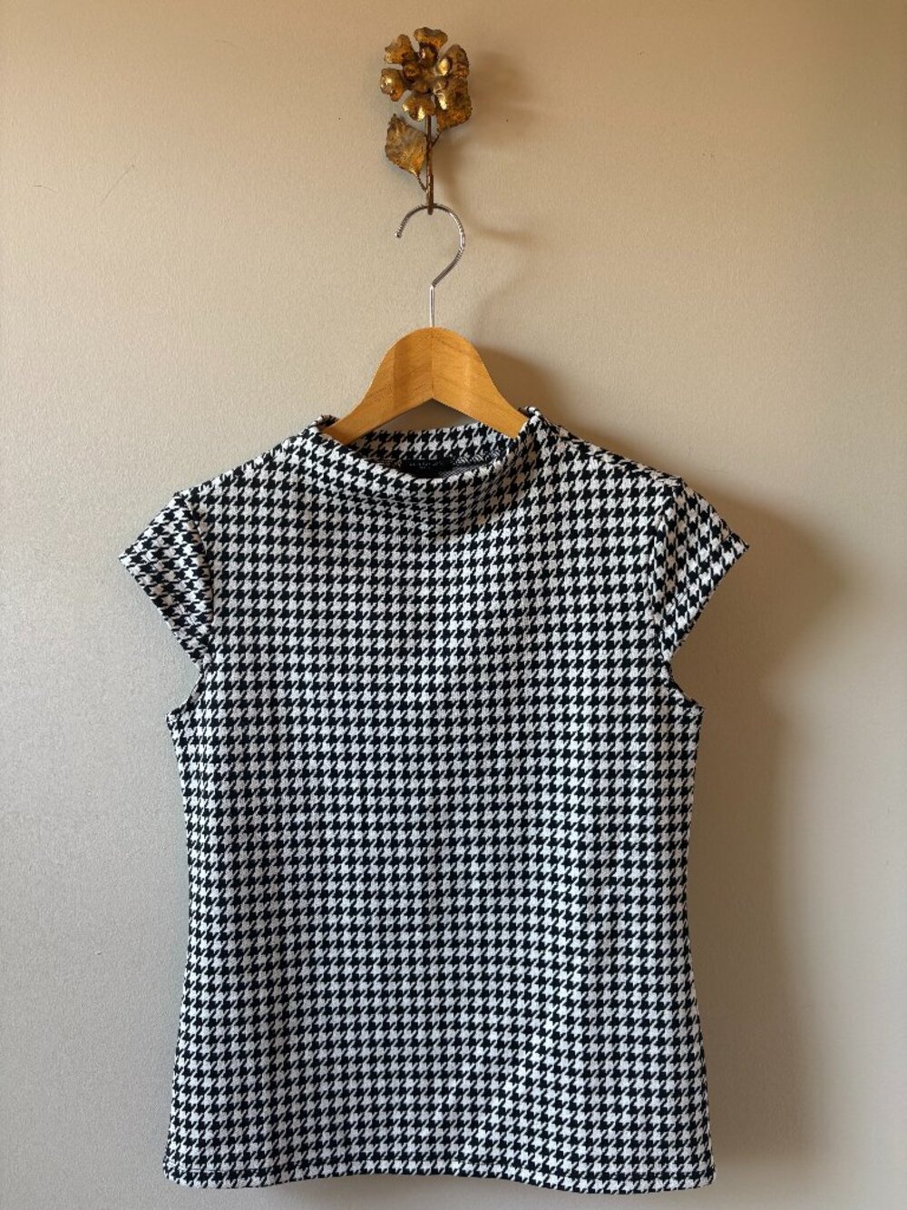 Ann Taylor Houndstooth Sleeveless Top